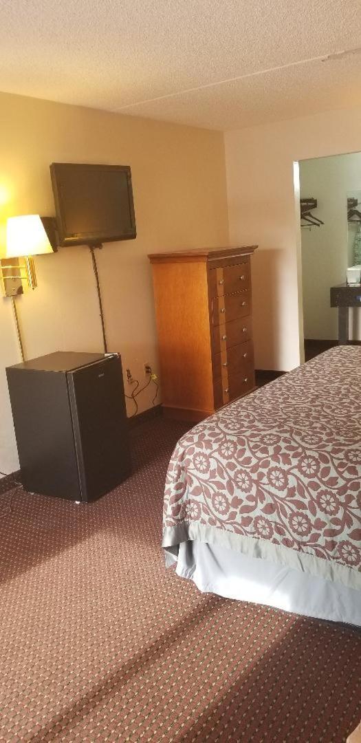 Americas Best Value Inn Holly Springs Esterno foto