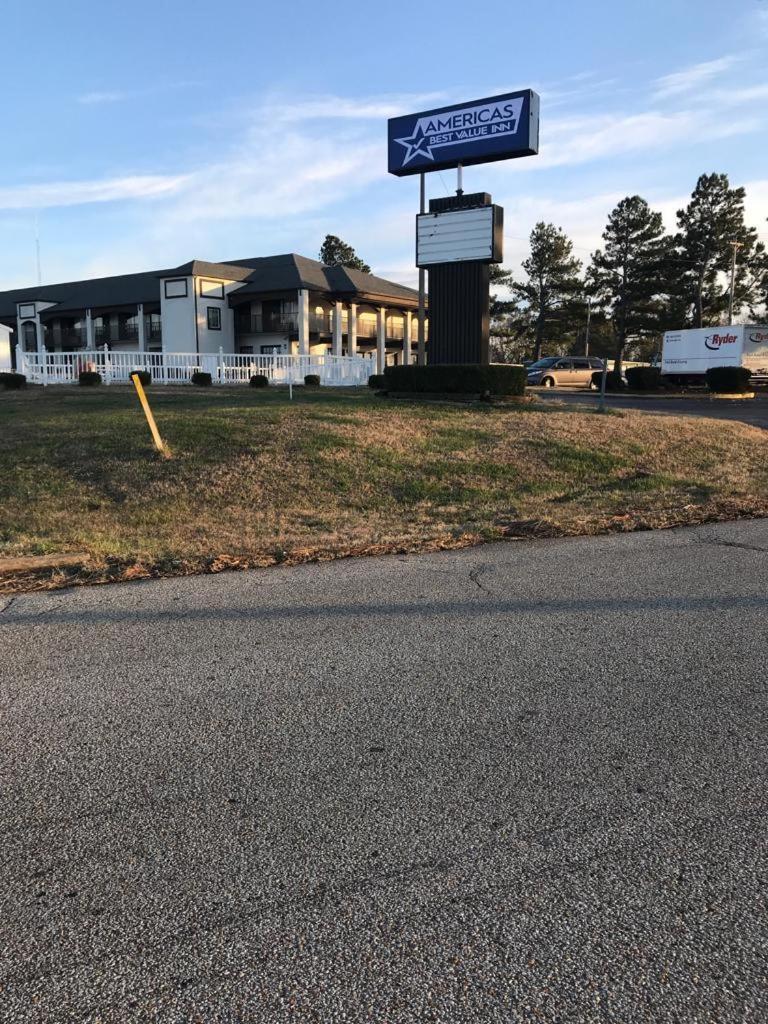 Americas Best Value Inn Holly Springs Esterno foto